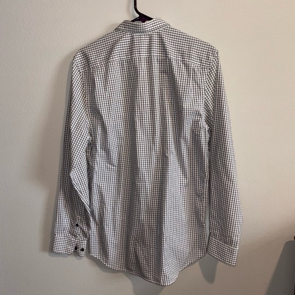 GAP NON IRON Button down 15-15 1/2” - Picture 3 of 5